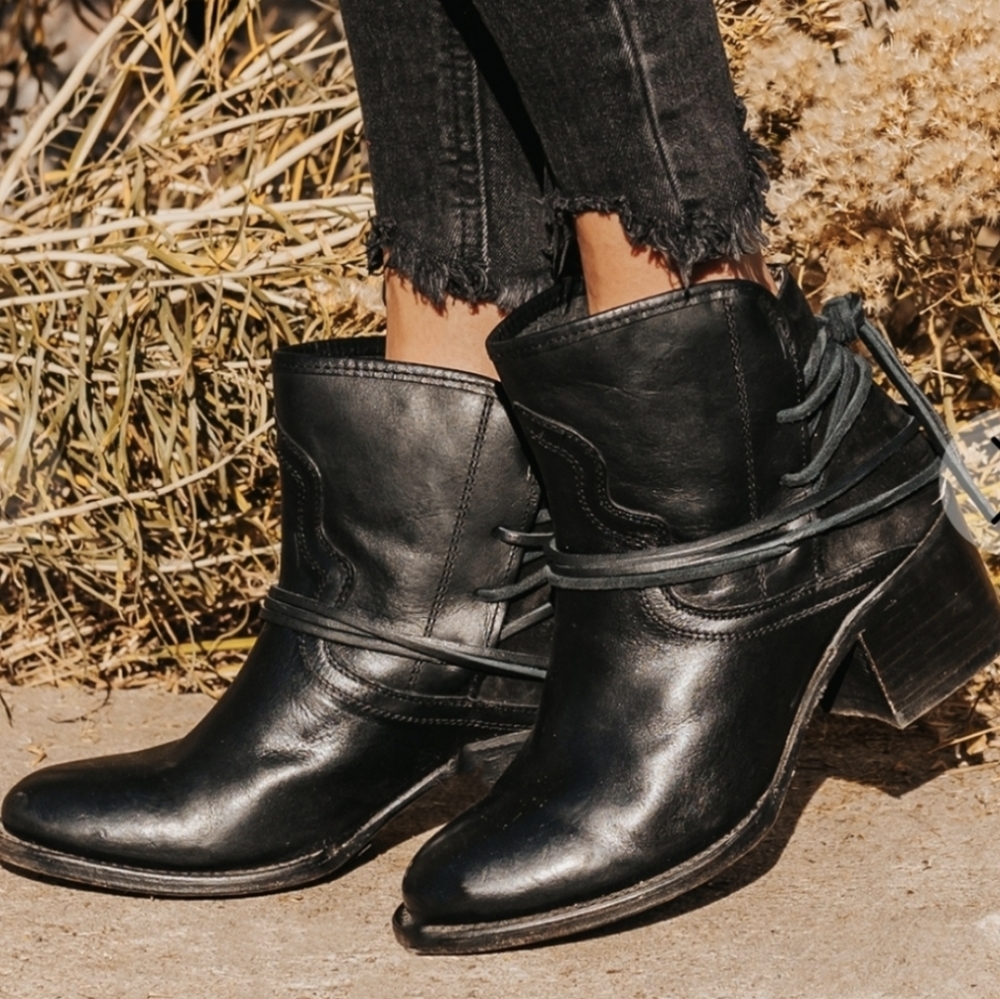 FreeBird CASEY Black Ankle Boots size 9